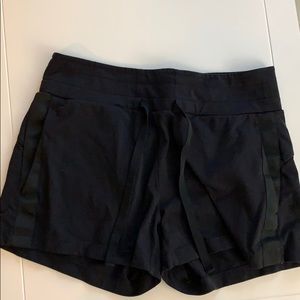 Athleta metro shorts